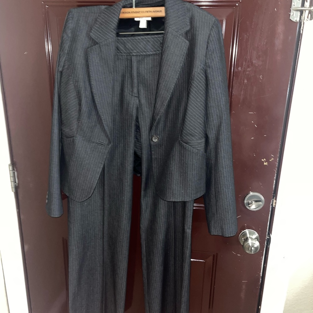Loft dress suit size 8 like new come from smoke free home